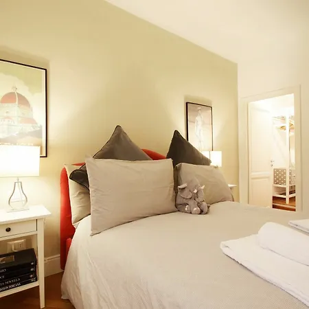 Apartamento Claudia With View In *